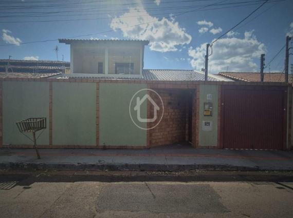 Sobrado à venda no Recanto dos Pássaros, Campo Grande