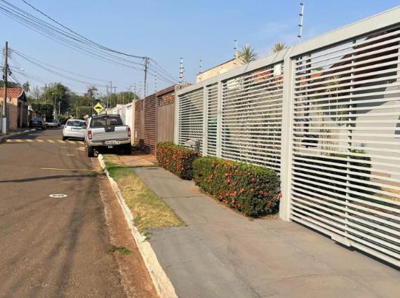 Casa de Condomínio à venda no Parque Residencial Rita Vieira, Campo Grande